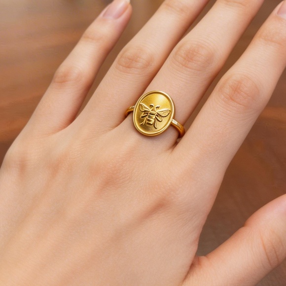 Jewelry - 🐝 Vintage-Inspired Cottagecore Boho 14k Gold Plated Honey Bee Seal Ring